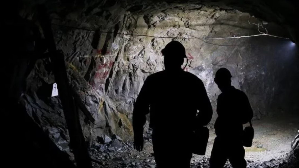 Emergency in southern Kazakhstan: Worker trapped under the rubble