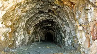 Teenager found in mine after days of searching for gold