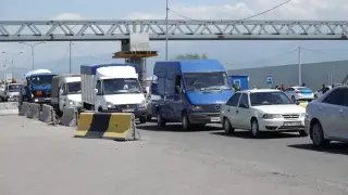 Power outage causes traffic jam at Kazakhstan border crossings