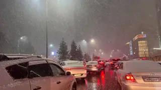 Snowfall and heavy traffic jams: road situation in Almaty