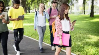 Study finds mindful social media use reduces stress in teens