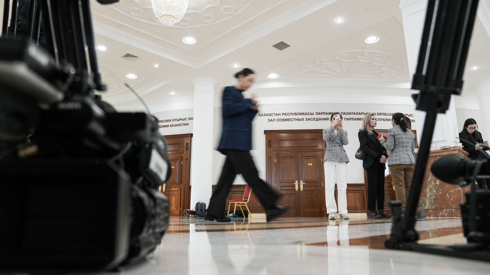 Officials gather for extended government meeting with Tokayev