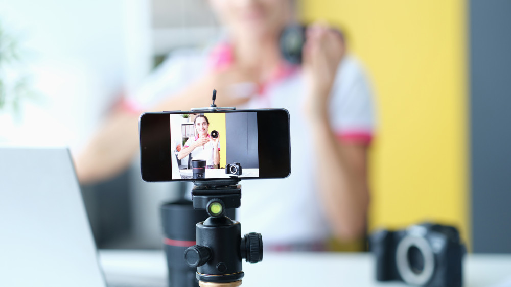Easy money and luxury life: deputy proposes new rules for bloggers