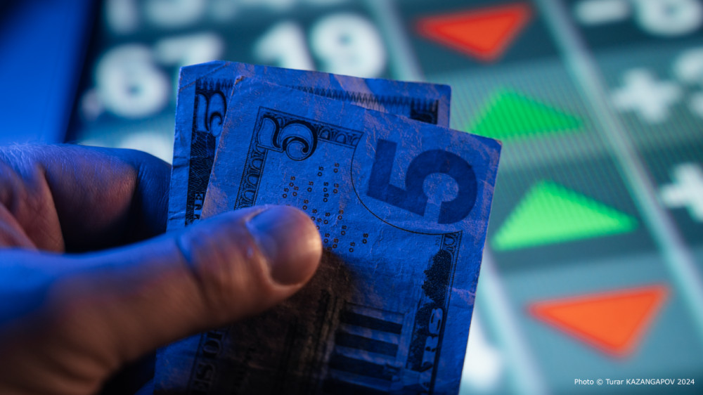 US dollar drops by 5 tenge in Kazakhstan