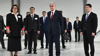 Tokayev visits wholesale distribution center in Aktau