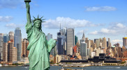 Flow of foreign tourists to US has sharply declined