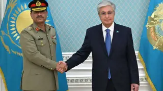 Tokayev meets with Pakistan army chief at Akorda