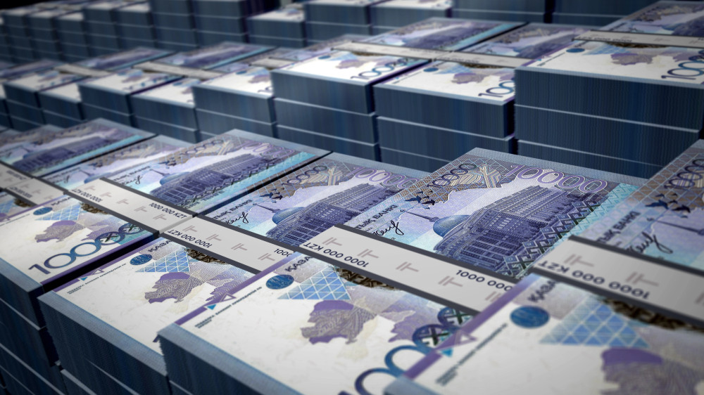 Who earns over 1 million tenge a month in Kazakhstan