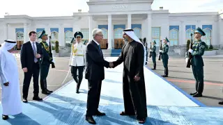 Tokayev bids farewell to the Crown Prince of Abu Dhabi at the airport