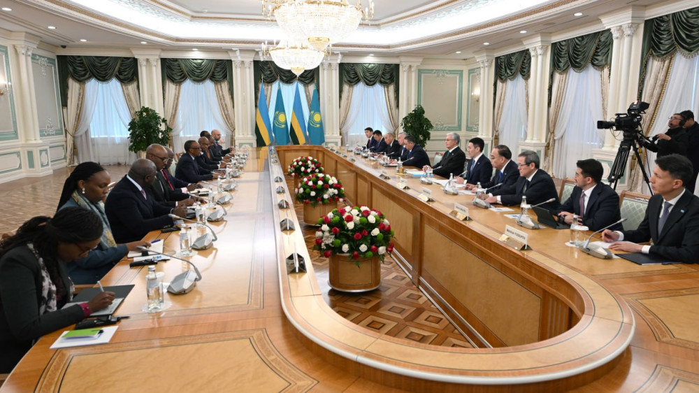 Tokayev holds expanded meeting with Rwanda president