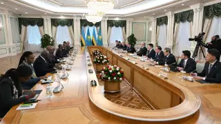 Tokayev holds expanded meeting with Rwanda president