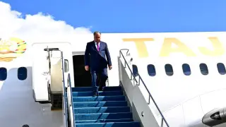 Emomali Rahmon arrives in Astana