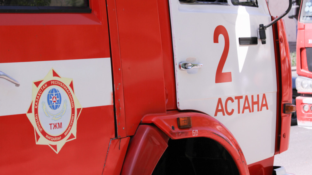 Massive fire breaks out in Astana residential complex