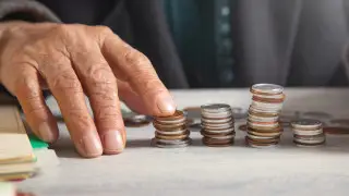 Labor vice minister questioned over adequacy of minimum pension