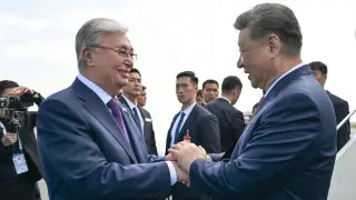Warm farewell: Tokayev saw off Xi Jinping at the airport