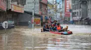 Severe flooding in China: water rises by 6 meters, people flee their homes