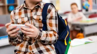 Smartphones blamed for falling grades as Kazakhstan schools tighten restrictions