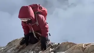 Tragic coincidence as last rescue attempt for stuck climber on Kyrgyzstan’s Peak shown