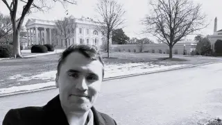 Famous blogger shot dead during public speech in the USA