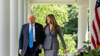 Trump and Melania’s heated exchange on helicopter sparks media buzz