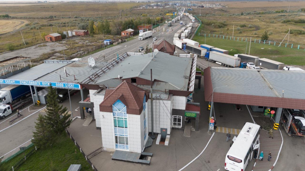 Kazakhstanis face mass restrictions in Russia: MP highlights serious issue