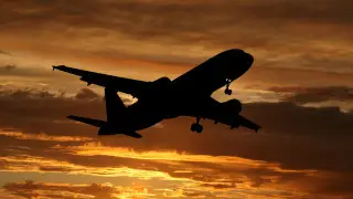 Skies reopen: flights resume in Iran