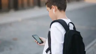 Another country plans to ban social media access for children under 16