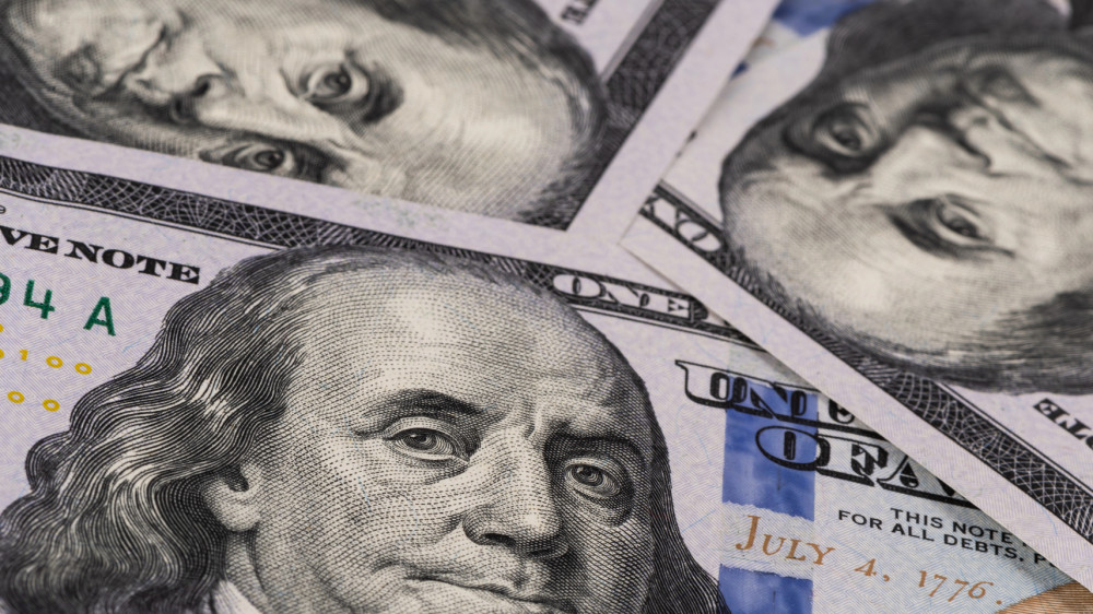 Dollar continues to fall sharply at exchange offices