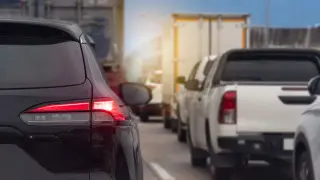 Multi-kilometer traffic jam formed on the border of Kazakhstan and Russia - media