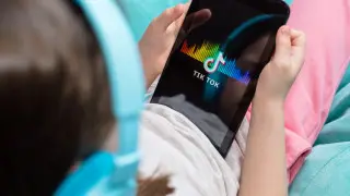 “It's not school that raises them, but TikTok” Deputy proposed limiting harmful content on social networks