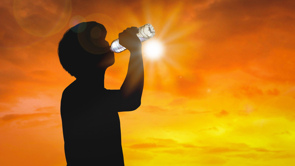 Severe heat is approaching Kazakhstan - how to survive it safely | Tengrinews (KZ)