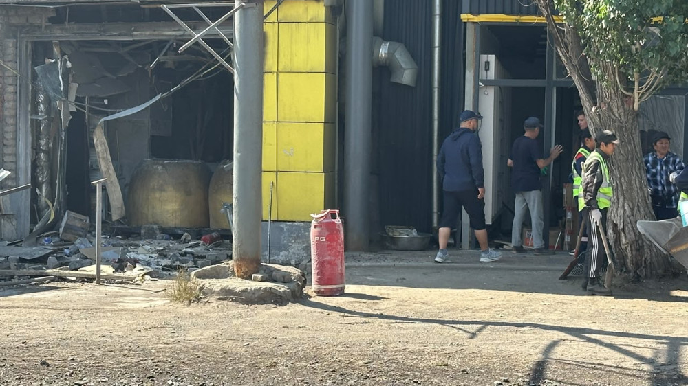 Tandoor bakery explodes in Astana, leaving people injured
