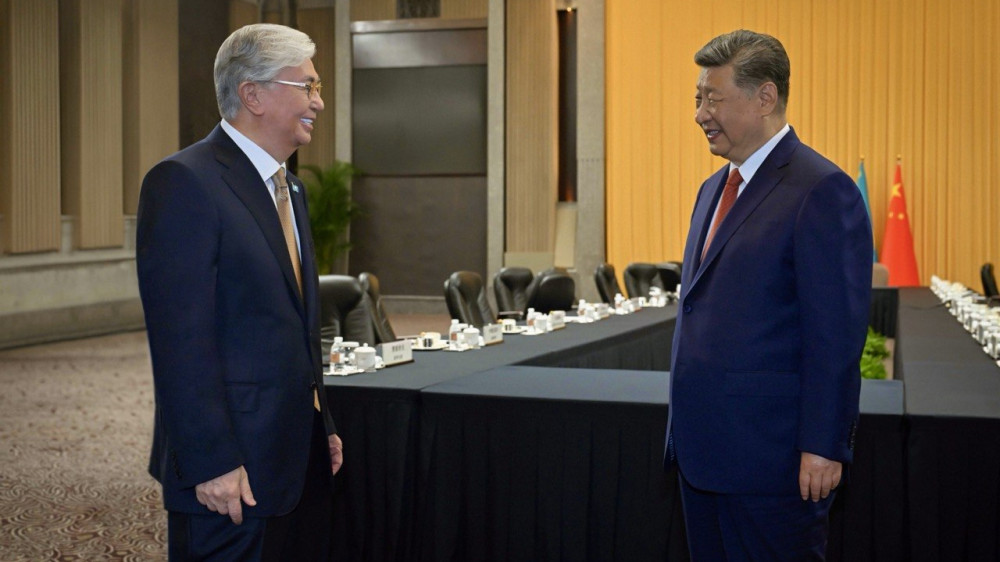 Tokayev Impresses Media With Chinese Language Skills During Shanghai Visit