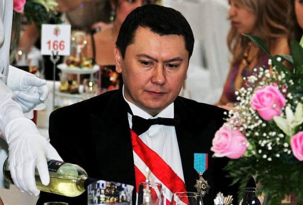 Әлиев Австрияның Әділет министріне ақша төлеген