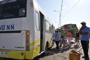 Автобус аялдамалары екі тілде хабарлануы керек - Назарбаев