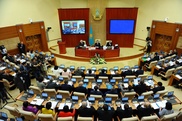Үкімет қазақ тілінде заң әзірлеуге неге қауқарсыз?