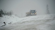Көктайғақтың кесірінен жолаушылар автобусы жыраға түсіп кетті