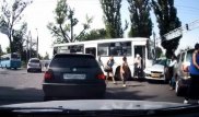 Алматыда жолаушылар автобусы апатқа ұшырады