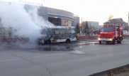Павлодарда автобустың өртеніп жатқаны түсірілген видео пайда болды