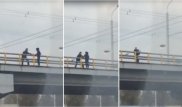 Алматыда өзін өлтірмекші болған қызды құтқарған полицейлер марапатталады