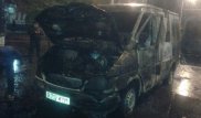 Алматы қаласында бағдаршамда тұрған жүк көлігі өртеніп кетті