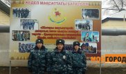 Оралда сарбаздар бір әйелді зорлағысы келген ер адамнан құтқарып қалды