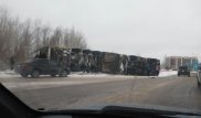 Семейде алма тиелген жүк көлігі аударылып қалды