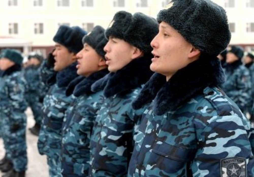 Теміртауда мас бұзақылар Ұлттық ұлан сарбаздарына шабуыл жасады