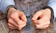 Алматы қалалық мемлекеттік кірістер департаментінің шенеунігі парамен ұсталды