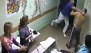 Науқасты ұрып өлтірген ресейлік дәрігер жұмысынан қуылды