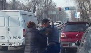 Алматыда ер адамдардың төбелесі видеоға түсірілді