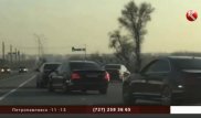 Шымкентте тағы бір той кортежі орталық көшелердің бірінде ережені өрескел бұзды