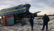 Маңғыстау облысында жолаушылар пойызы жүк көлігімен соғысты