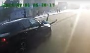 Павлодар полицейлері жаяу жүргінші жолында қыз бен бүлдіршінді қағып кеткен жүргізушіні тапты
